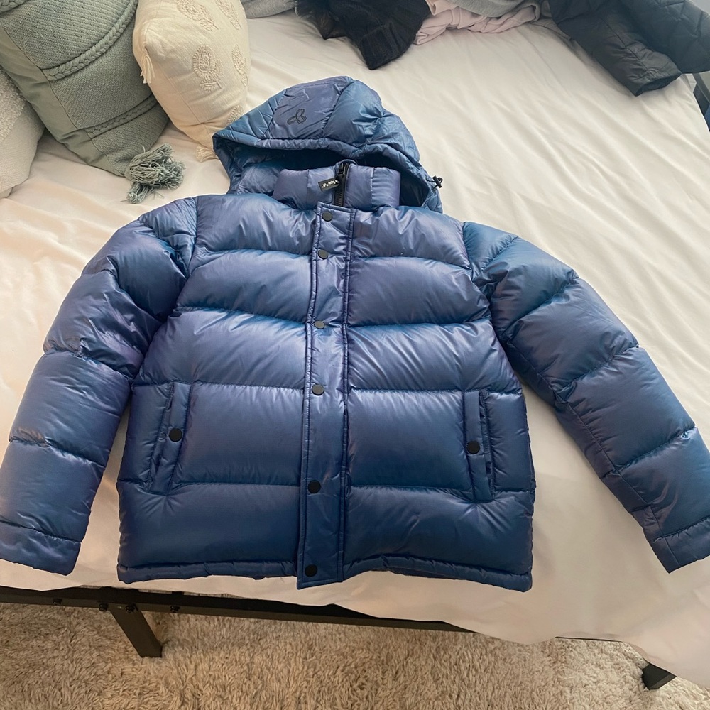 Aritzia TNA Super Puff
